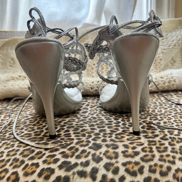 j. RENEE Luxe - Picture 5 of 12